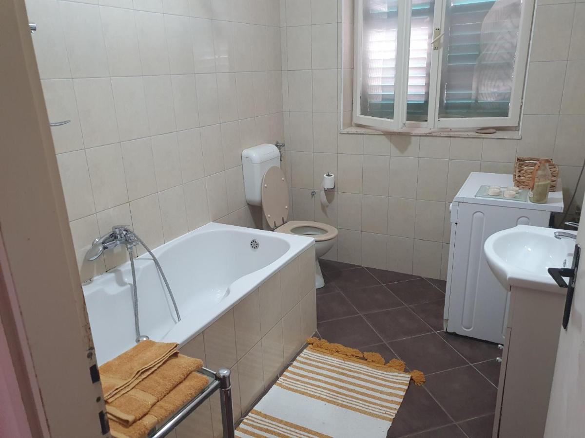 Apartment Lana Trogir Exteriör bild
