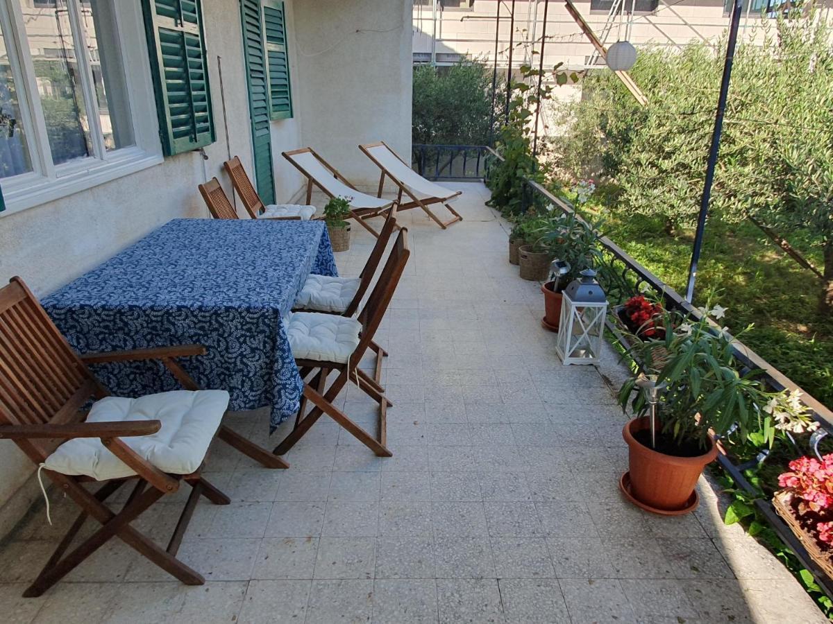Apartment Lana Trogir Exteriör bild