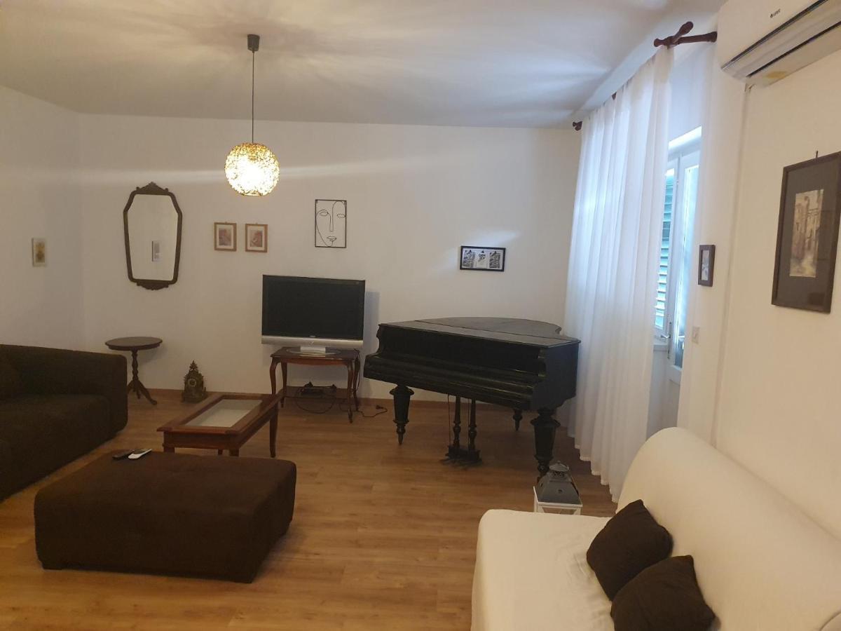 Apartment Lana Trogir Exteriör bild
